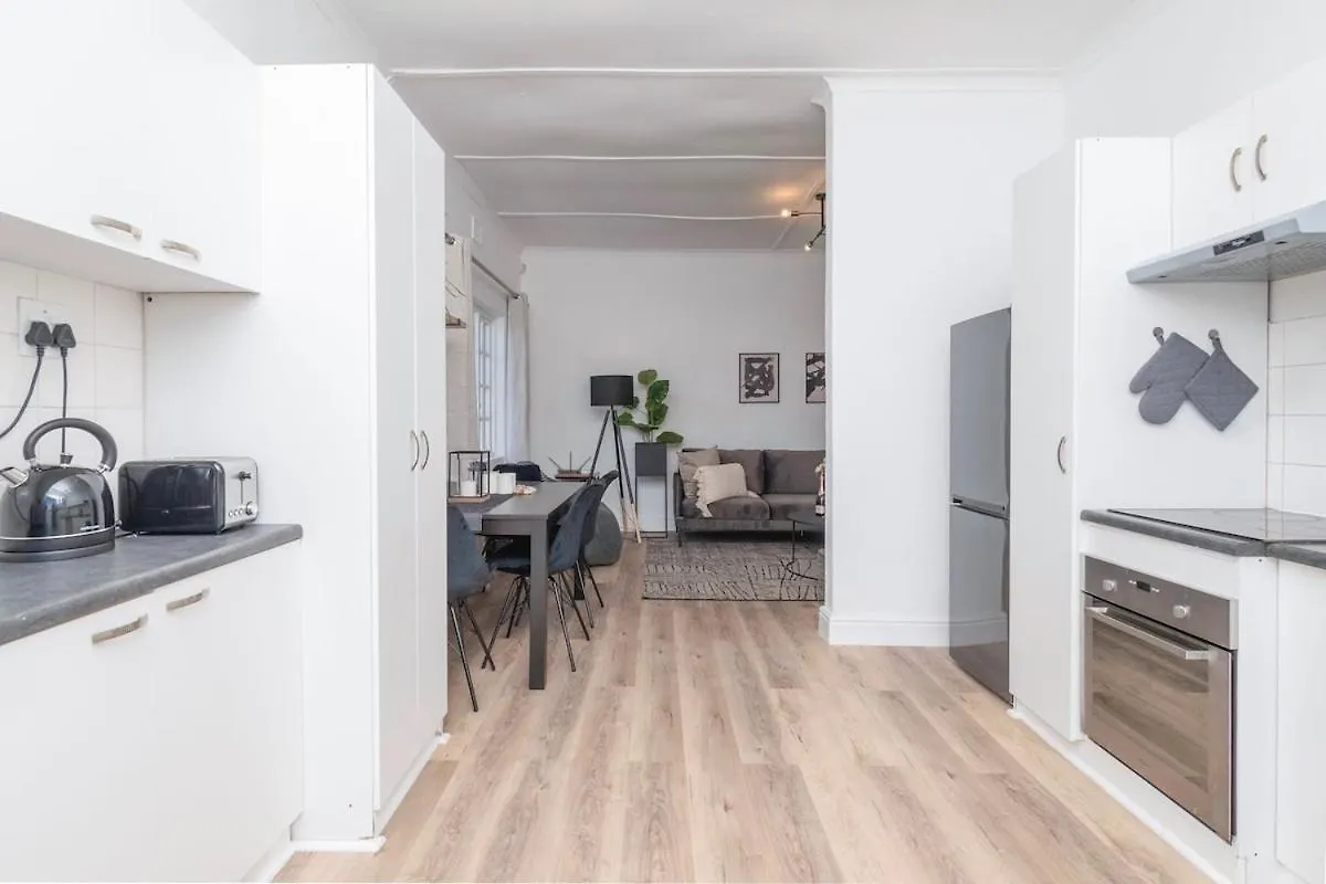 Two Bedroom House In Claremont Kapstadt